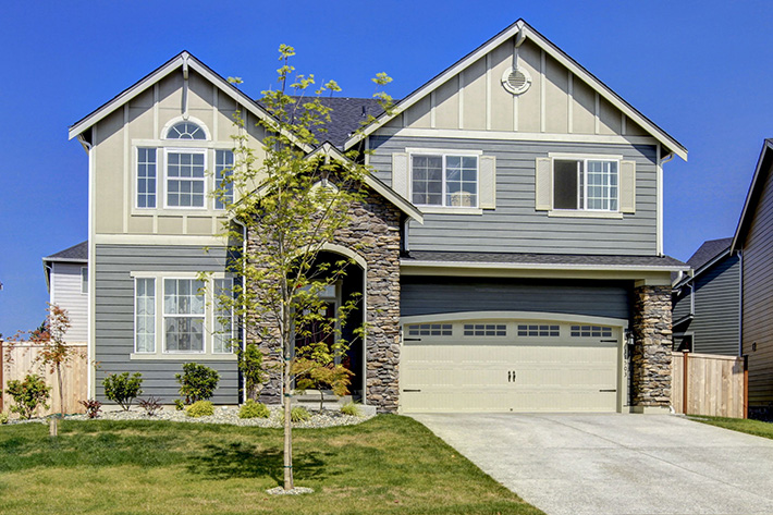 How to Decorate Your Exterior Shutters for the Holidays